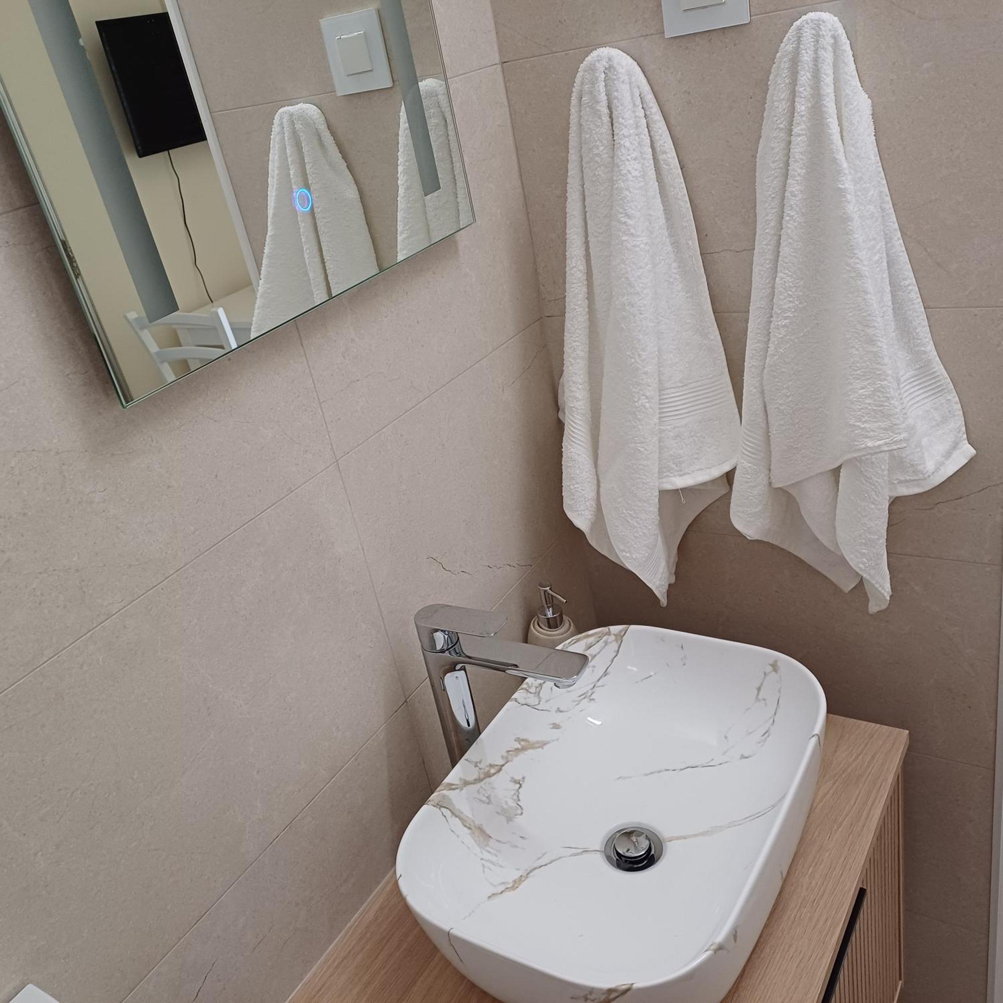 Rooms Kvestic ดูบรอฟนิก ภายนอก รูปภาพ