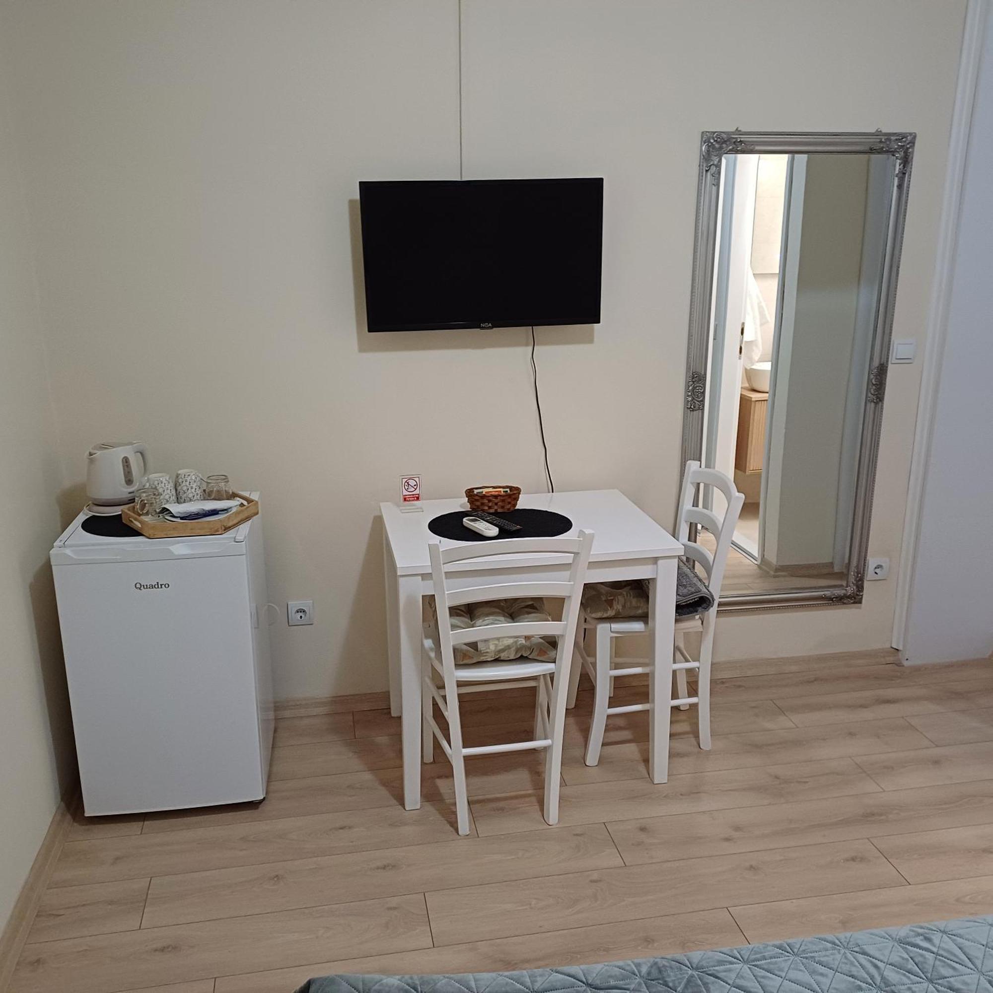 Rooms Kvestic ดูบรอฟนิก ภายนอก รูปภาพ