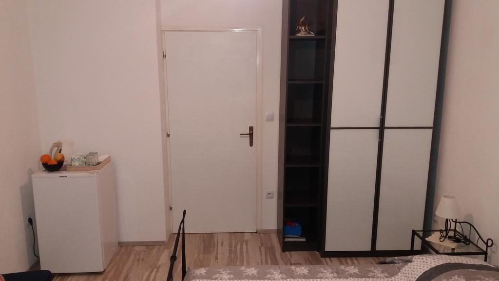 Rooms Kvestic ดูบรอฟนิก ภายนอก รูปภาพ